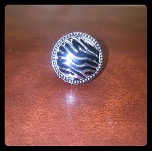 Premier Designs Jewelry Safari Ring Size 6 1/2